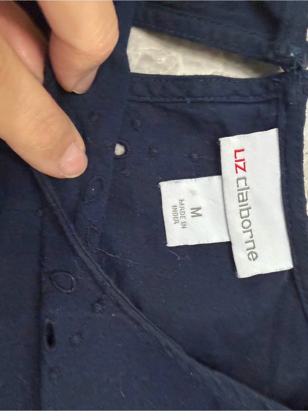 Liz Claiborne Medium Navy Blue Eyelet Embroidered 3/4 Sleeve Blouse Top - Picture 5 of 5